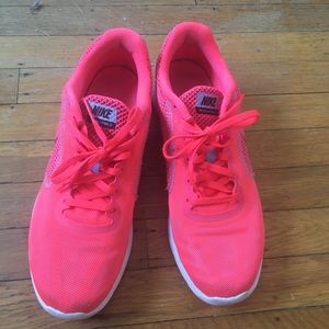 Hot Pink Nike Revolution 3 (size 10)